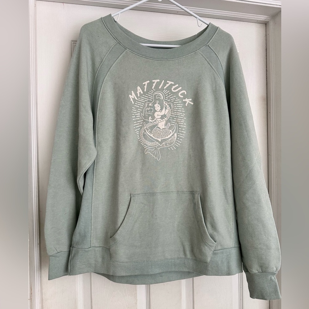 NWOT Mattituck NY Sweatshirt